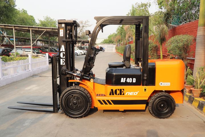 Forklift Technologies for Warehouse Operations in 2026: Features, Applications, and Industry Insights