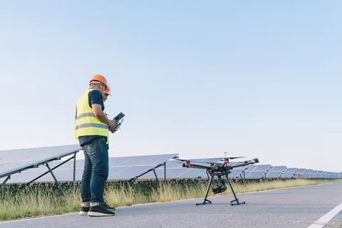 Commercial Fleet Tracking: Guide to Smarter Fleet Management