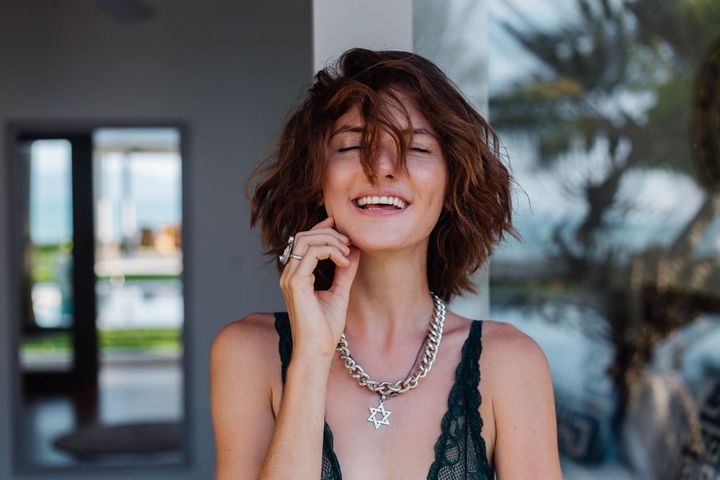 Best Emerald, Sapphire & Ruby Jewellery Information Guide: Explore Gemstone Characteristics, Design Trends, Care Advice & Selection Facts