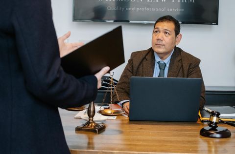Business Registration Explained: Formation Steps, Legal Considerations, and Startup Insights