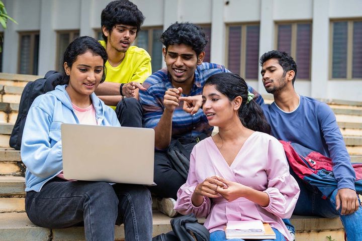 Women Career Development Through Online Learning: Guide, Knowledge, Tips, Facts, and Resources