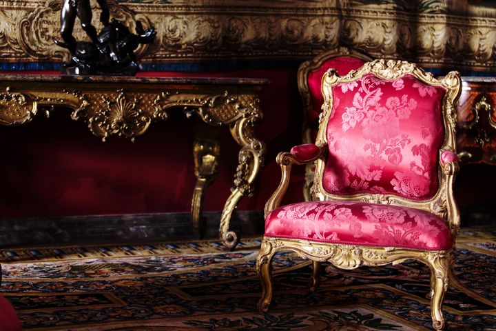 Luxury Antique Furniture: Traditional Craftsmanship and Interior Design Inspiration