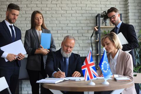 Work in Japan Explained: Jobs, Employment, Work Visas & Career Opportunities for Foreign Workers