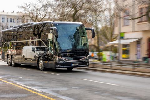 Luxury Bus Rental Guide: Explore Travel Tips, Fleet Insights, Booking Advice, Transportation Options, and Passenger Comfort Details