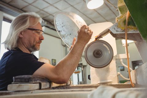 Hydraulic Press Machines and Industrial Metal Forming Systems Basics: Learn Operation Basics, Safety Tips, Process Insights, and Technical Knowledge