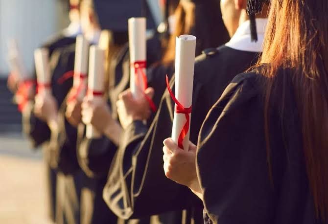 Choosing the Right Business Degree: Discover Information, Knowledge, Details, Suggestions, and Expert Tips