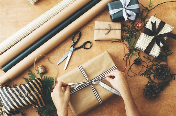 Learn Corporate Gift Giving: Knowledge, Planning Tips, Trends, and Practical Advice