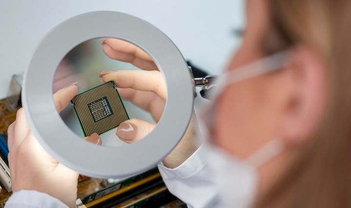 Silicon Wafer Manufacturing and Chip Fabrication Basics: Learn Wafer Processing, Production Methods, Industry Advice, and Technical Knowledge
