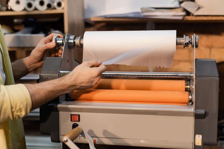 Laminator Machines: A Complete Overview of Features and Uses
