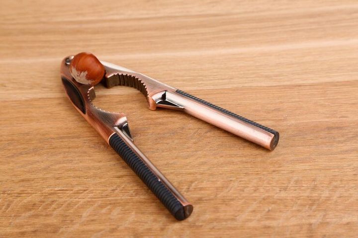 Guillotine Cutters: An Overview of Types, Functions, and Industrial Applications