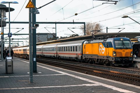 Railway Monitoring Systems Explained: Live Train Tracking, GPS Devices, and Passenger Information