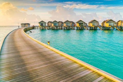 Luxury Resorts in Maldives: Guide To Travel, Privacy, and Island Stays