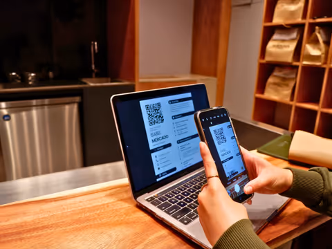 Digital Commerce Payment Systems: Gateway Features & Integration Insights